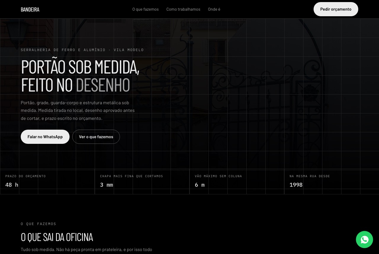 Página de exemplo de serralheria, em preto com uma grade de fios de um pixel e um portão de ferro ao fundo